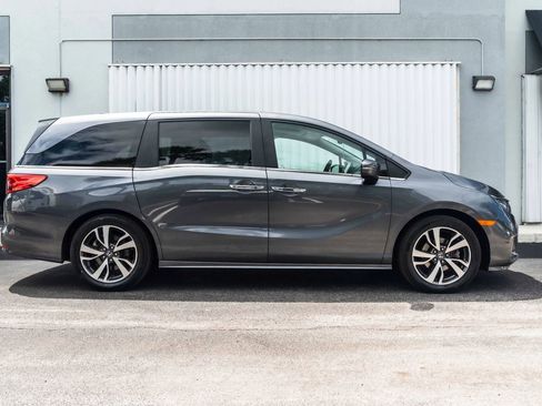 Used 2023 Honda Odyssey Touring image 4