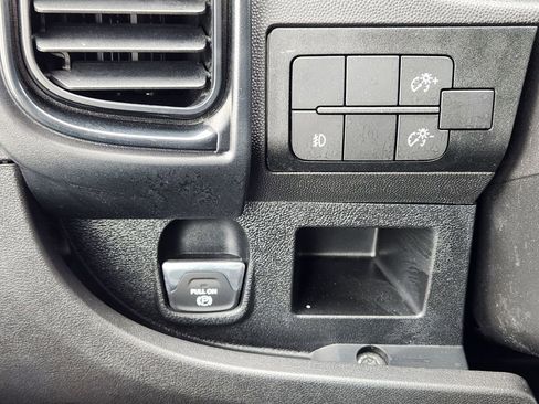 Used 2025 RAM ProMaster 2500 w/ U-Haul Equipment Group FWD image 22