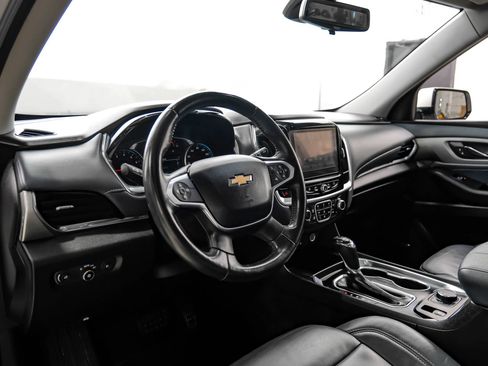 Used 2018 Chevrolet Traverse LT FWD image 18