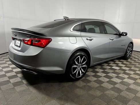 Used 2025 Chevrolet Malibu RS image 4