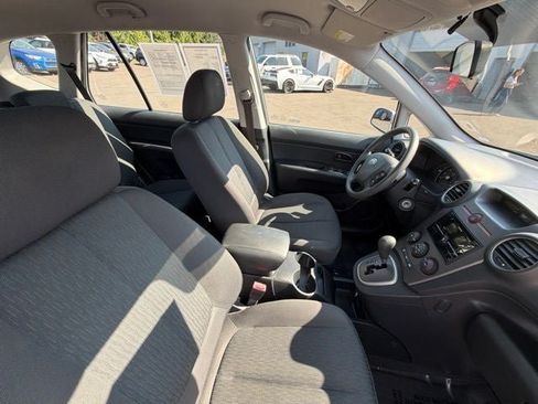 Used 2009 Kia Rondo LX FWD image 20