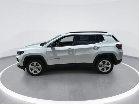 Used 2023 Jeep Compass Latitude w/ Convenience Group AWD/4WD image 5