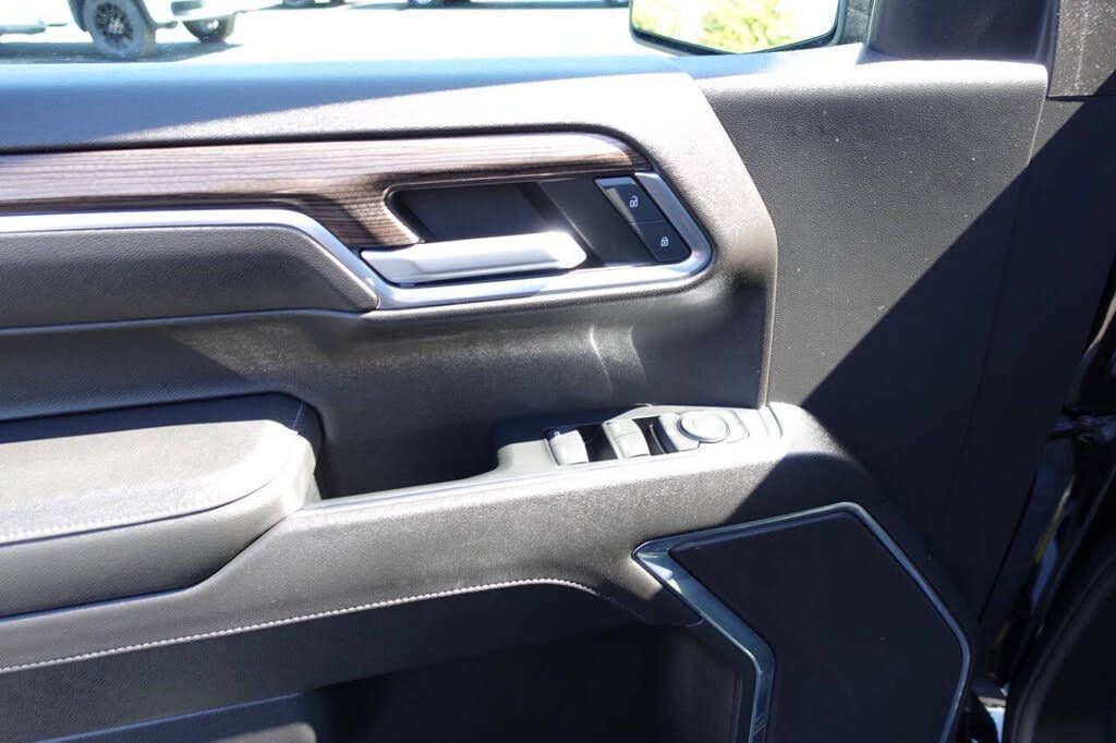 Used 2023 Chevrolet Silverado 1500 LT AWD/4WD image 17