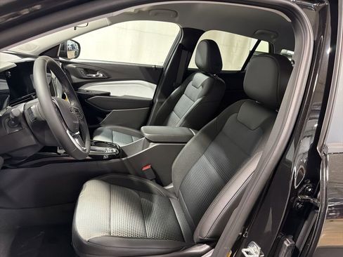 New 2026 Chevrolet Trax LT w/ Driver Confidence Package FWD image 5