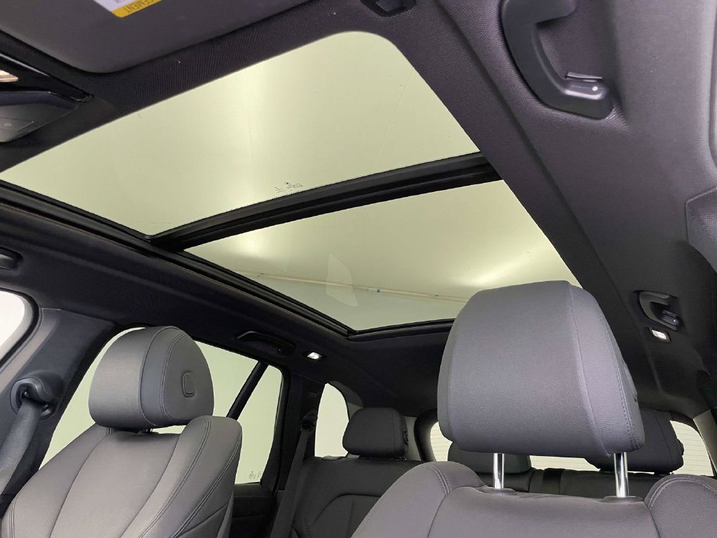 Used 2020 BMW X5 xDrive40i w/ Premium Package AWD/4WD image 16