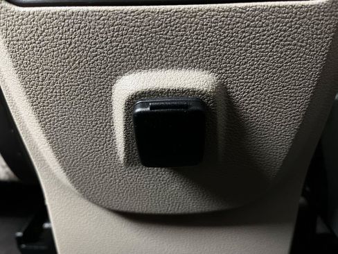 Used 2019 Ford Escape SEL AWD/4WD image 12