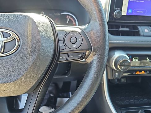 Used 2024 Toyota RAV4 XLE image 21
