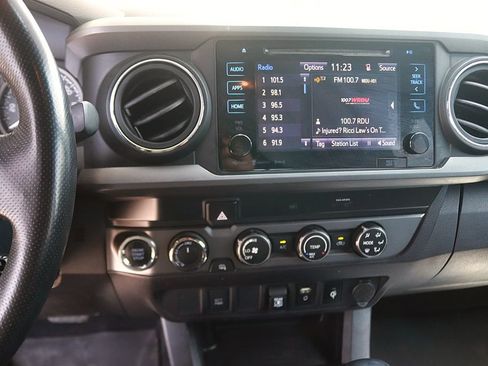Used 2019 Toyota Tacoma TRD Off-Road AWD/4WD image 17