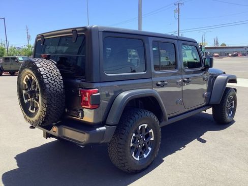 Used 2025 Jeep Wrangler Unlimited Rubicon 4xe w/ Convenience Group AWD/4WD image 32