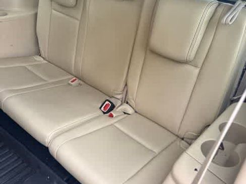 Used 2017 Toyota Highlander Limited Platinum FWD image 2