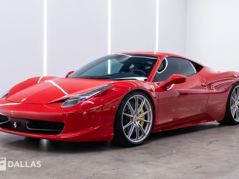 Used 2015 Ferrari 458 Italia Coupe RWD image 2