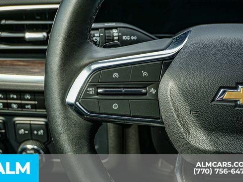 Used 2025 Chevrolet Suburban Premier AWD/4WD image 30