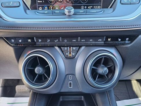Used 2021 Chevrolet Blazer Premier w/ Driver Confidence II Package FWD image 27