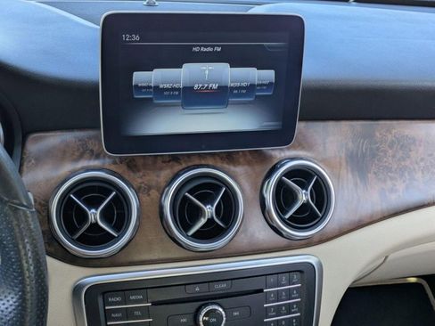 Used 2020 Mercedes-Benz GLA 250 4MATIC image 11