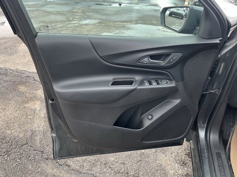 Used 2019 Chevrolet Equinox LT image 8
