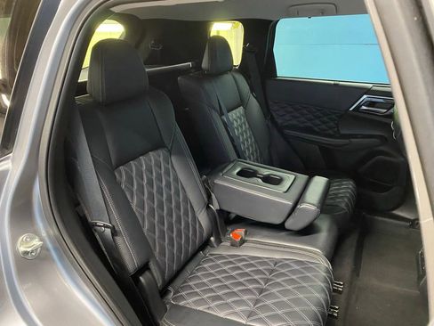 Used 2023 Mitsubishi Outlander SEL image 47