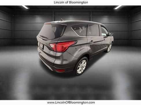 Used 2019 Ford Escape SE image 6