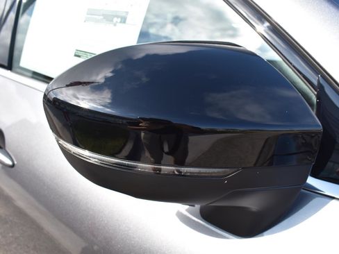 New 2026 Nissan Pathfinder SL FWD image 16