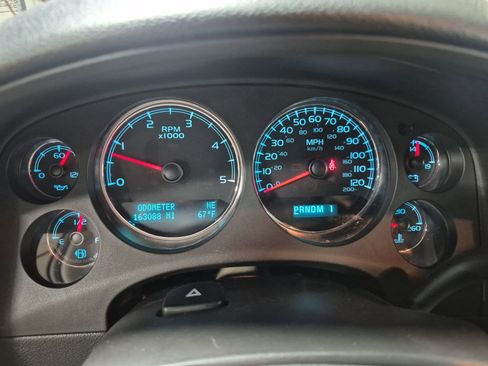 Used 2014 Chevrolet Silverado 2500 LTZ w/ LTZ Plus Package image 13