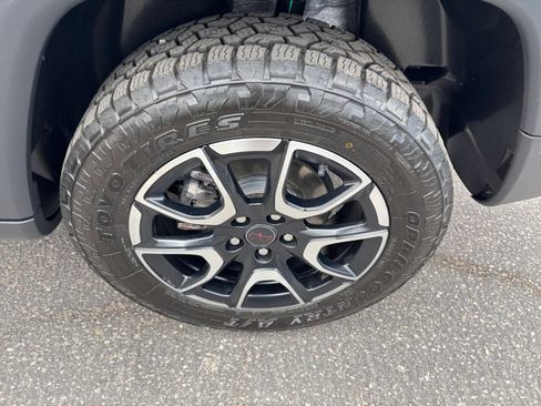 Used 2025 Jeep Compass Trailhawk AWD/4WD image 29