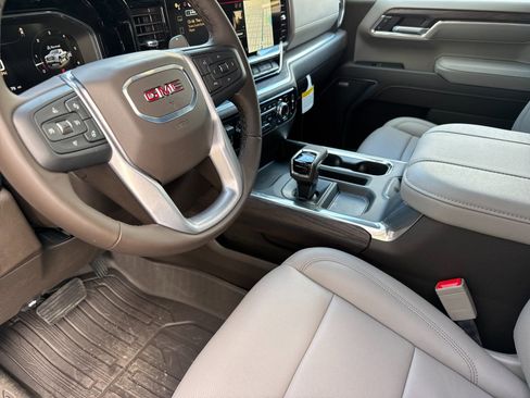 New 2026 GMC Sierra 1500 SLT w/ SLT Premium Package image 9
