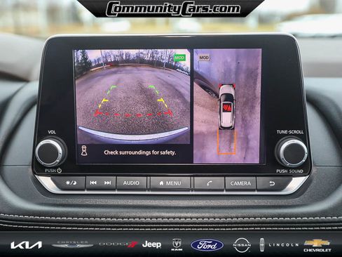 Used 2023 Nissan Rogue SL image 17