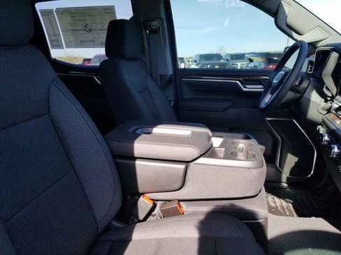 New 2026 GMC Sierra 1500 SLE w/ Preferred Package image 14