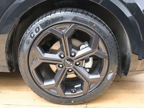 Used 2023 Kia Niro SX Touring FWD image 14