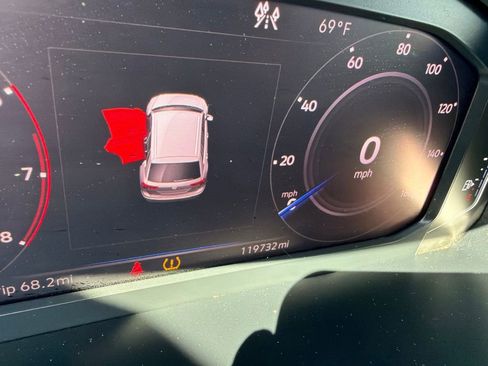 Used 2019 Volkswagen Tiguan SEL Premium R-Line AWD/4WD image 3