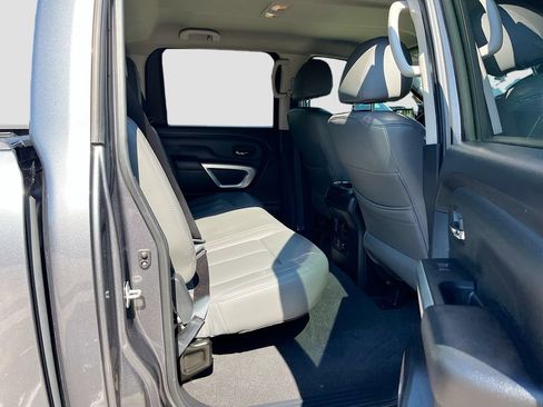 Used 2021 Nissan Titan SV w/ SV Convenience Package AWD/4WD image 25