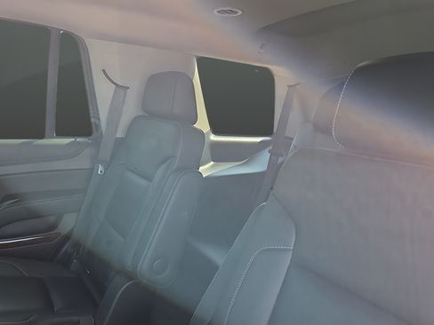 Used 2019 Chevrolet Tahoe LT w/ Luxury Package AWD/4WD image 17
