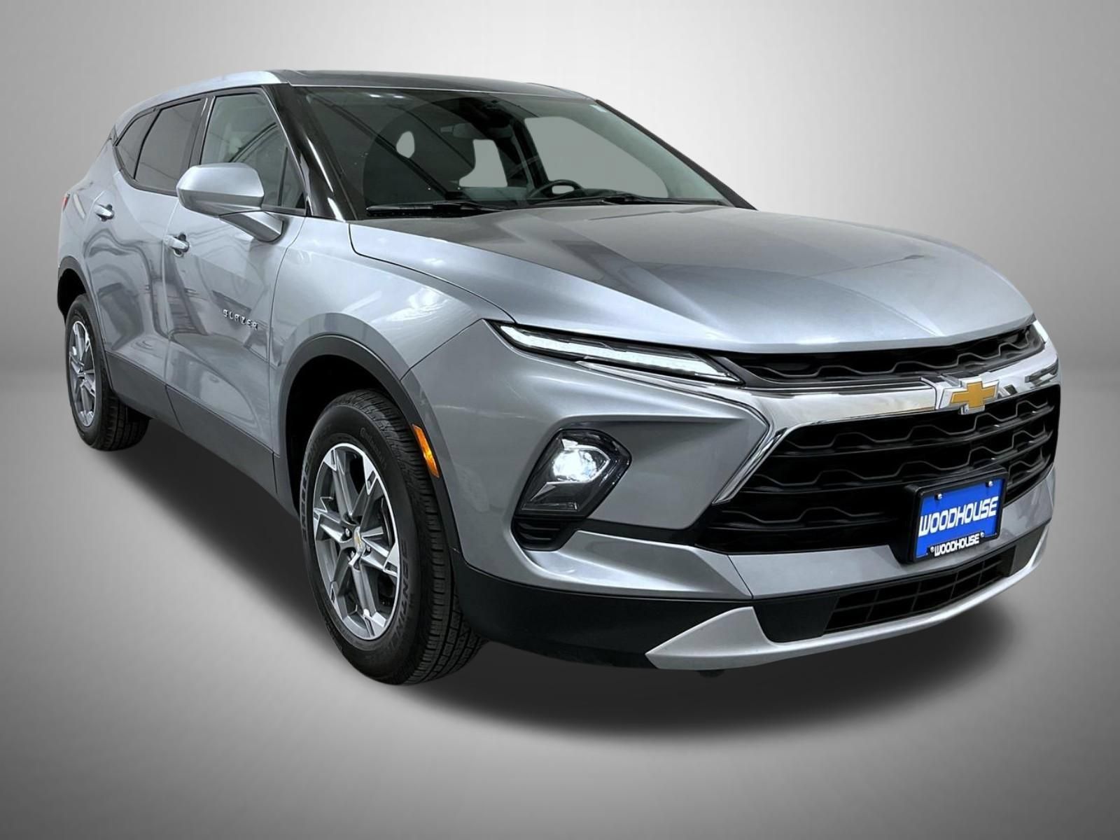 Used 2025 Chevrolet Blazer LT AWD/4WD image 3