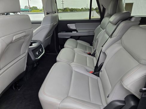 Used 2025 Ford Expedition Max Active AWD/4WD image 26