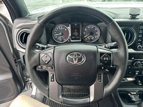 Certified 2023 Toyota Tacoma TRD Off-Road w/ Technology Package AWD/4WD image 21