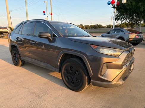 Used 2019 Toyota RAV4 LE FWD image 12