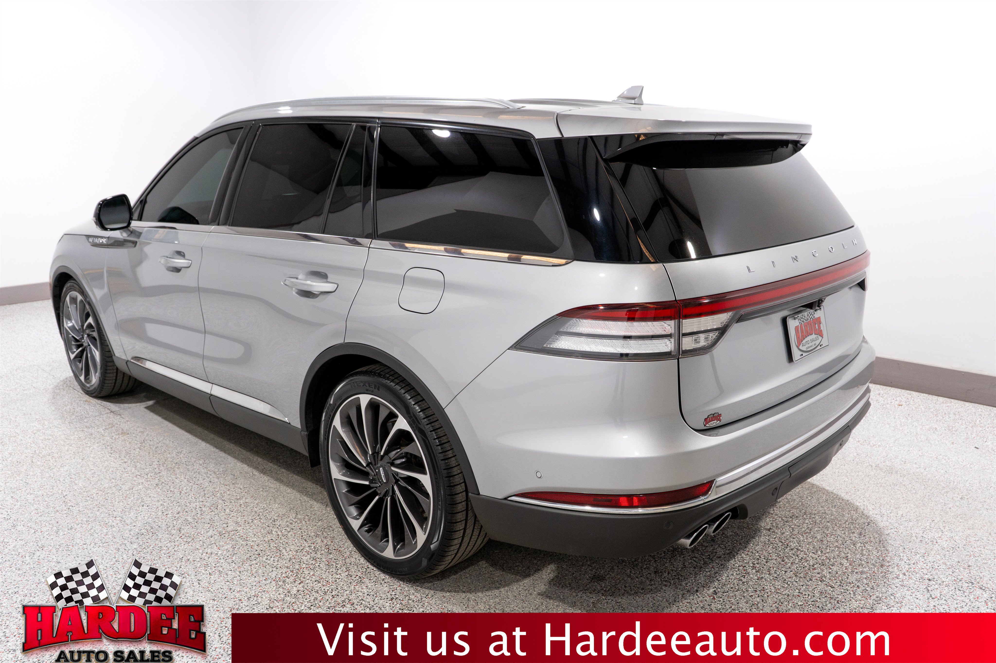 Used 2020 Lincoln Aviator Reserve w/ Equipment Group 202A AWD/4WD image 3