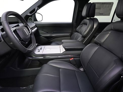 New 2026 Lincoln Navigator Reserve AWD/4WD image 13