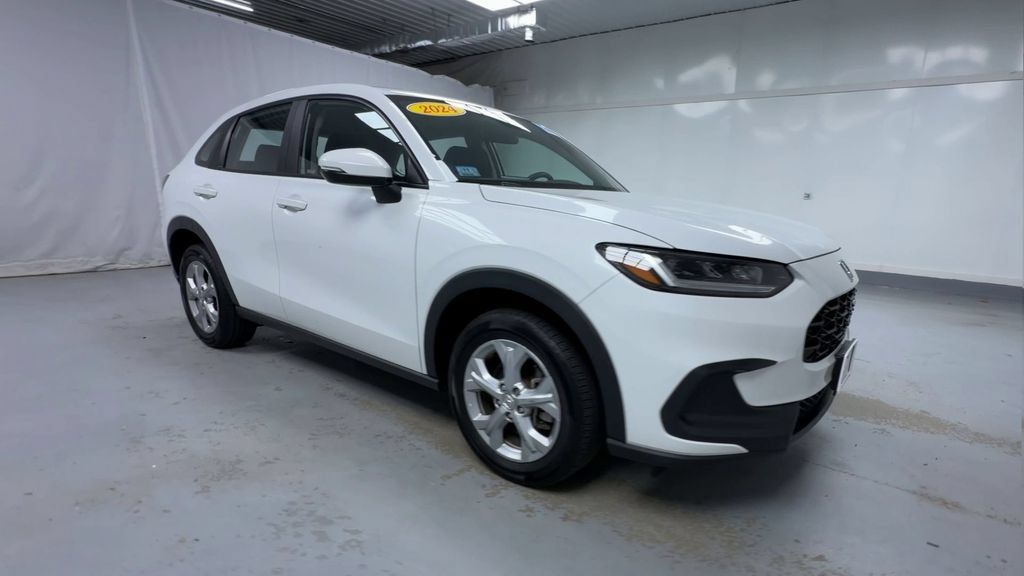 Certified 2024 Honda HR-V LX image 2