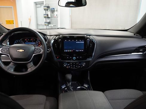 Used 2023 Chevrolet Traverse LT image 9