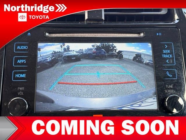 Used 2017 Toyota Prius Four w/ Premium Convenience Package FWD image 9