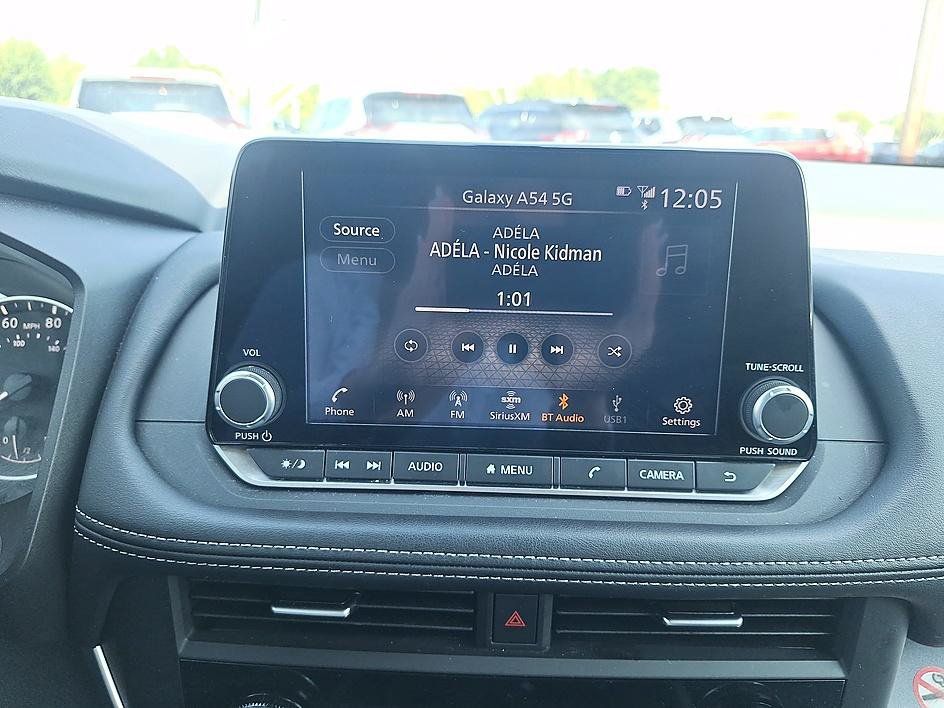 Certified 2025 Nissan Rogue SV AWD/4WD image 17