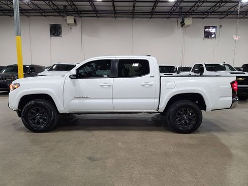 Used 2022 Toyota Tacoma SR5 image 7