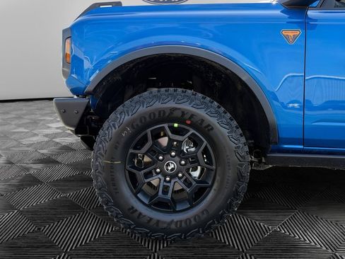 New 2026 Ford Bronco Badlands AWD/4WD image 9