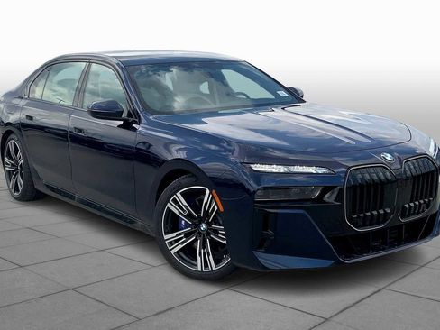 New 2025 BMW 760i xDrive w/ Executive Package image 2