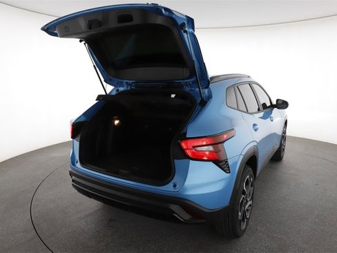 Used 2025 Chevrolet Trax RS w/ Driver Confidence Package image 25