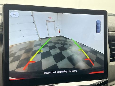 Used 2024 Ford Expedition XLT image 6