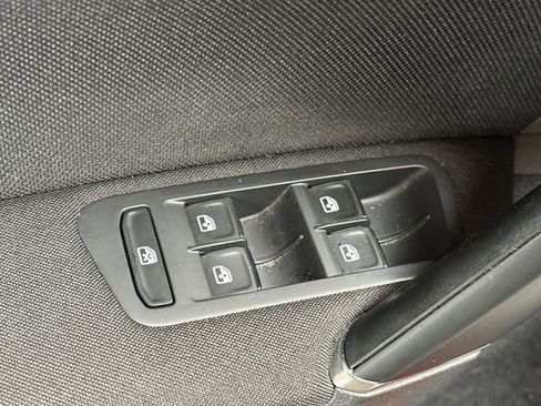 Used 2017 Volkswagen GTI S image 13