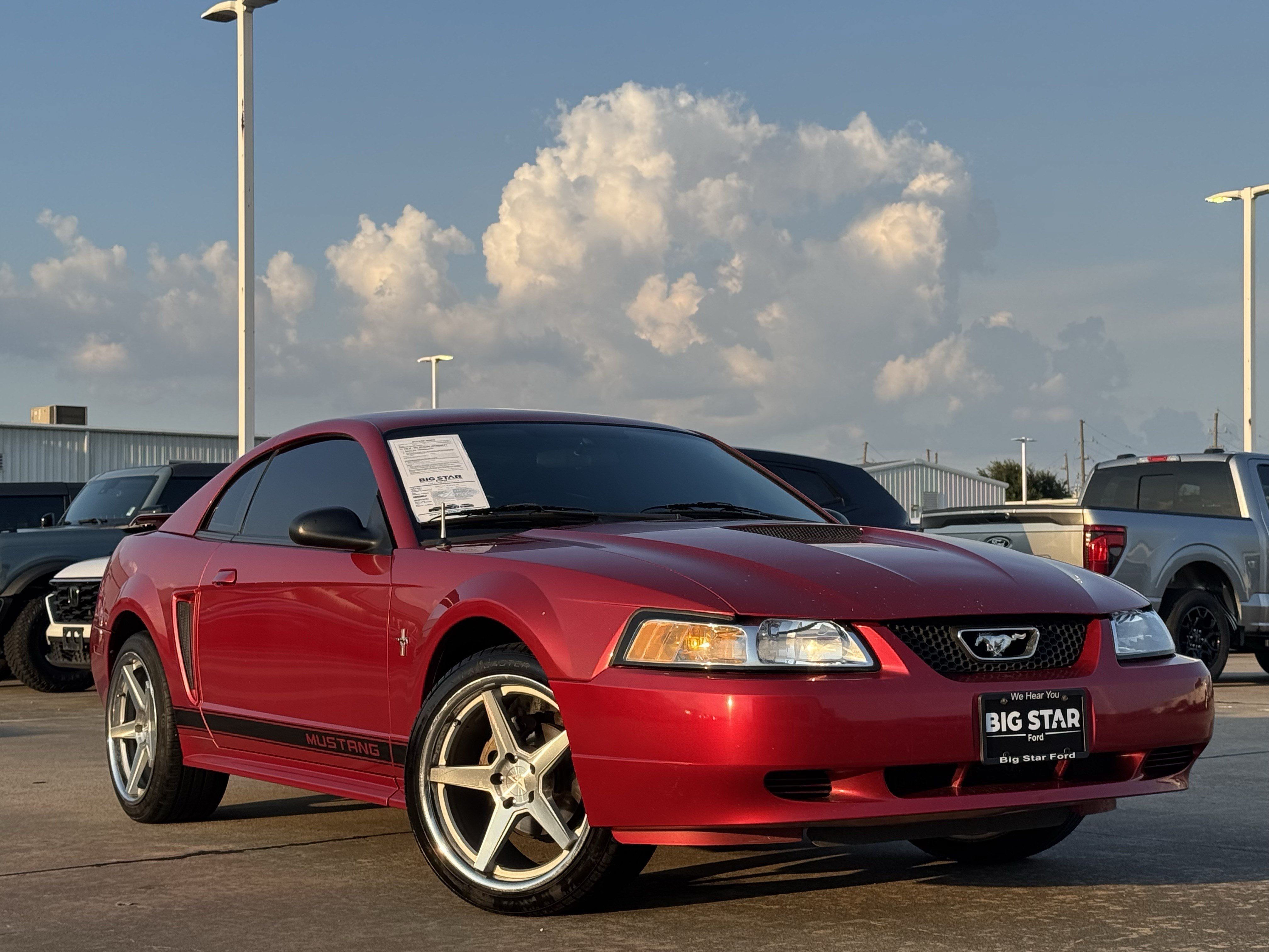 Used 2002 Ford Mustang Coupe RWD image 2