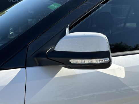 Used 2017 Ford Explorer Limited FWD image 34