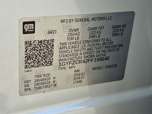 Used 2023 Cadillac XT4 Premium Luxury w/ Cold Weather Package FWD image 31